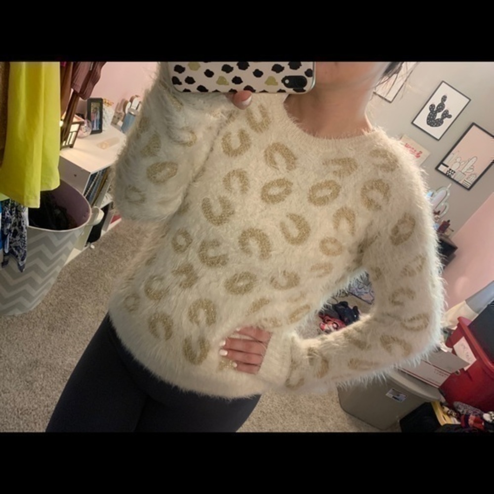 Apt 9 | fuzzy cheetah sweater